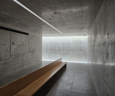 地中美術館
