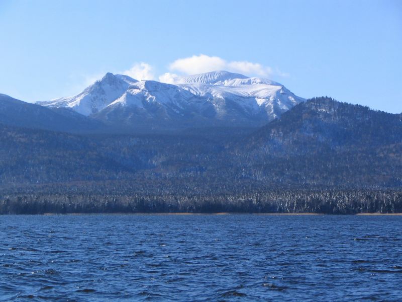 雌阿寒岳