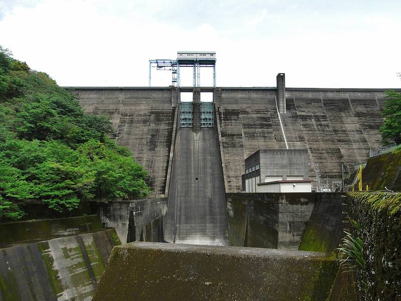 市房ダム